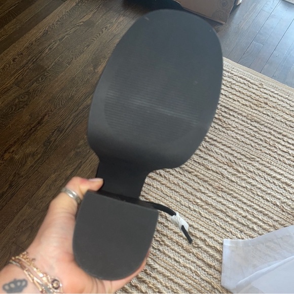 Steve Madden like new satin heels - Picture 3 of 4